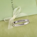Van Cleef and Arpels Perlée signature bracelet medium model - Image 7