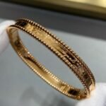 Van Cleef and Arpels Perlée signature bracelet medium model - Image 2