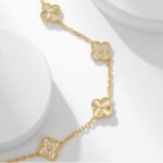 Van Cleef and Arpels Vintage Alhambra long necklace 20 motifs - Image 4