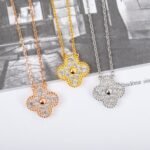 Van Cleef and Arpels Vintage Alhambra pendant - Image 3