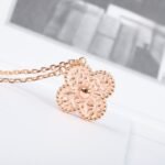 Van Cleef and Arpels Vintage Alhambra pendant - Image 2