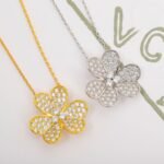 Van Cleef and Arpels Frivole pendant large model - Image 4