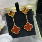 Van Cleef and Arpels Magic Alhambra earrings 2 motifs - Image 2