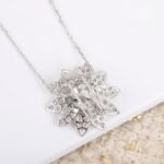 Van Cleef and Arpels Lotus clip pendant medium model - Image 3