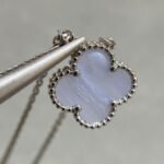 Van Cleef and Arpels Vintage Alhambra pendant - Image 2