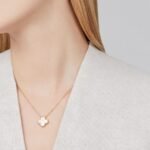 Van Cleef and Arpels Vintage Alhambra pendant - Image 4