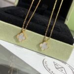 Van Cleef and Arpels Sweet Alhambra pendant - Image 3