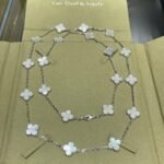 Van Cleef and Arpels Vintage Alhambra long necklace 20 motifs - Image 2