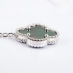 Van Cleef and Arpels Magic Alhambra necklace 6 motifs - Image 3