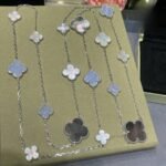 Van Cleef and Arpels Magic Alhambra long necklace 16 motifs - Image 5