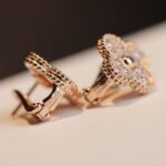 Van Cleef and Arpels Vintage Alhambra earrings - Image 3