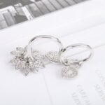 Van Cleef and Arpels Lotus Between the Finger ring - Image 3