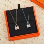 HERMES Amulettes Constance pendant - Image 6