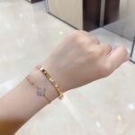 CARTIER LOVE bracelet small model 10 diamonds - Image 4