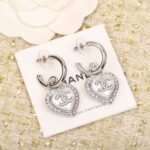 CHANEL CC Heart earrings - Image 4