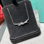 Tiffany and Co TIFFANY Knot Pendant - Image 4