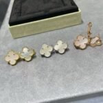 Van Cleef and Arpels Vintage Alhambra earrings - Image 4