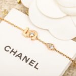 CHANEL Extrait de N°5 bracelet - Image 3