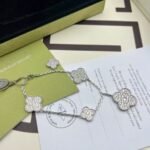 Van Cleef and Arpels Magic Alhambra bracelet 5 motifs - Image 4