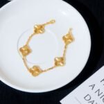 Van Cleef and Arpels Vintage Alhambra bracelet 5 motifs - Image 7