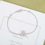 Van Cleef and Arpels Frivole bracelet mini model - Image 2