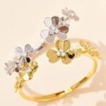 Van Cleef and Arpels Frivole bracelet 7 flowers medium model - Image 3