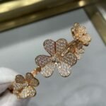 Van Cleef and Arpels Frivole bracelet 7 flowers medium model - Image 4
