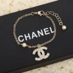 CHANEL CC Pearl bracelet - Image 5