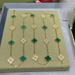 Van Cleef and Arpels Vintage Alhambra long necklace 20 motifs - Image 4