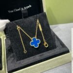 Van Cleef and Arpels Vintage Alhambra pendant - Image 5