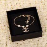 CHANEL CC Pearl bracelet - Image 2