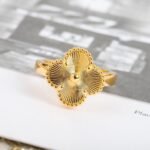 Van Cleef and Arpels Vintage Alhambra ring - Image 2