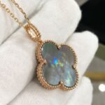 Van Cleef and Arpels Magic Alhambra long necklace 1 motif - Image 4