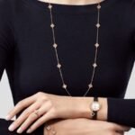 Van Cleef and Arpels Sweet Alhambra long necklace 16 motifs - Image 3