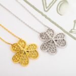 Van Cleef and Arpels Frivole pendant large model - Image 5