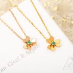 Van Cleef and Arpels Frivole pendant mini model - Image 3