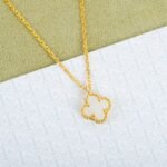 Van Cleef and Arpels Sweet Alhambra pendant - Image 2