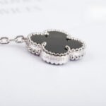 Van Cleef and Arpels Magic Alhambra necklace 6 motifs - Image 4