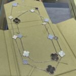 Van Cleef and Arpels Magic Alhambra long necklace 16 motifs - Image 2