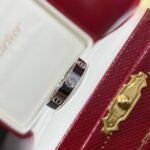 CARTIER LOVE ring small model 1 diamond - Image 4