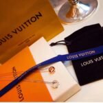 LOUIS VUITTON Empreinte Pendant - Image 4