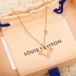 LOUIS VUITTON Ombre Blossom Pendant - Image 4