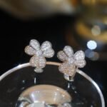 Van Cleef and Arpels Frivole earrings small model - Image 6