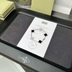 Van Cleef and Arpels Vintage Alhambra bracelet 5 motifs - Image 2