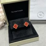 Van Cleef and Arpels Vintage Alhambra earrings - Image 3
