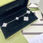 Van Cleef and Arpels Magic Alhambra bracelet 5 motifs - Image 5