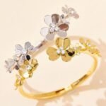Van Cleef and Arpels Frivole bracelet 7 flowers medium model - Image 3