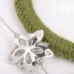 Van Cleef and Arpels Lotus openwork bracelet mini model - Image 3