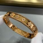 Van Cleef and Arpels Perlée clovers bracelet medium model - Image 2