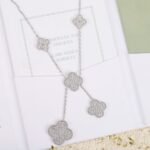 Van Cleef and Arpels Magic Alhambra necklace 6 motifs - Image 2